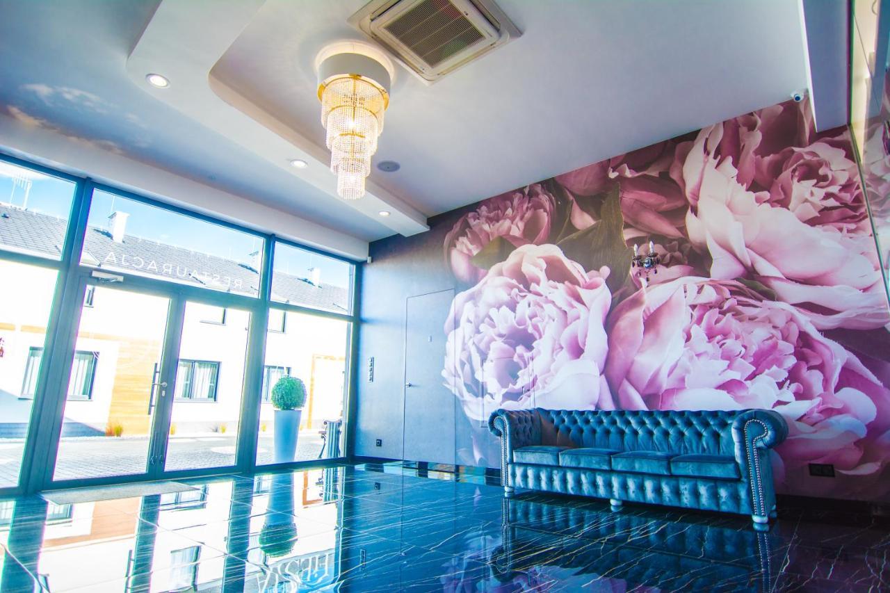 Hotel Sjesta Нова-Суль Экстерьер фото